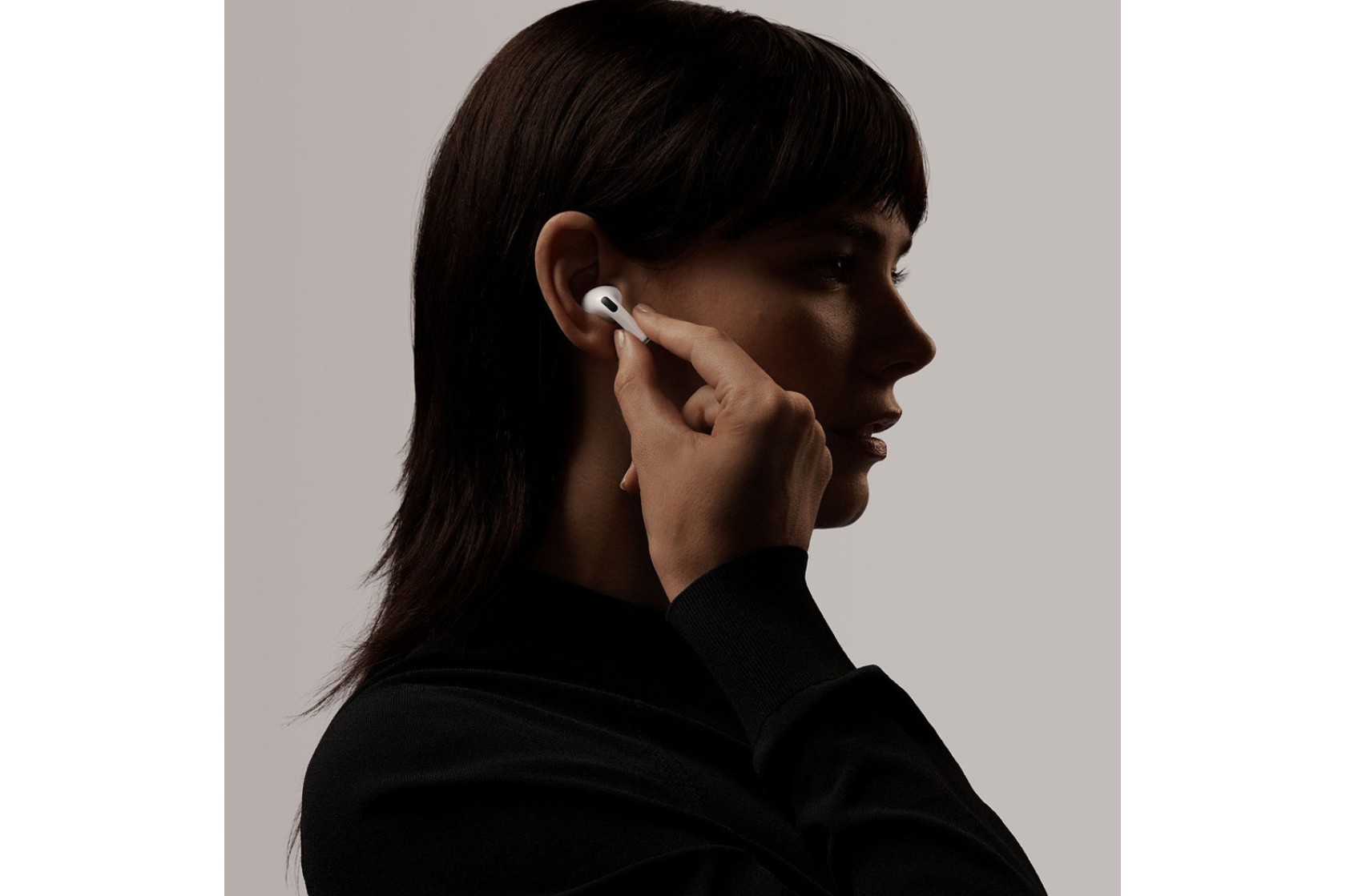 Навушники Apple AirPods Pro with MagSafe Charging Case